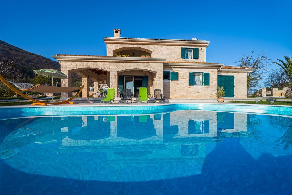 Villa Stonegate Estate - Bonus, Dvije Vile Jedna Cijena! Opatija Luaran gambar